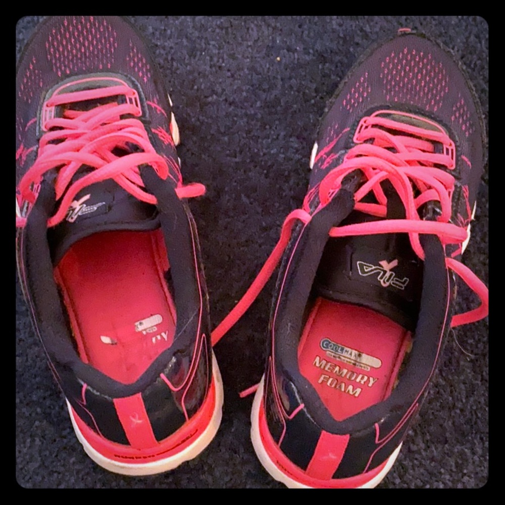 Memory foam sneakers